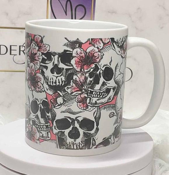 keramik-tasse-weiss-matt-totenkoepfe-49-3